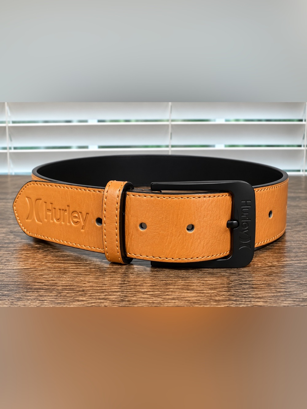 Hurley Men’s Black Belt Tan Leather Accent Matte Black Logo Buckle 36”